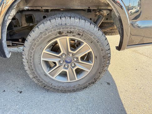 Used 2017 Ford F150 XLT w/ Equipment Group 302A Luxury AWD/4WD image 22