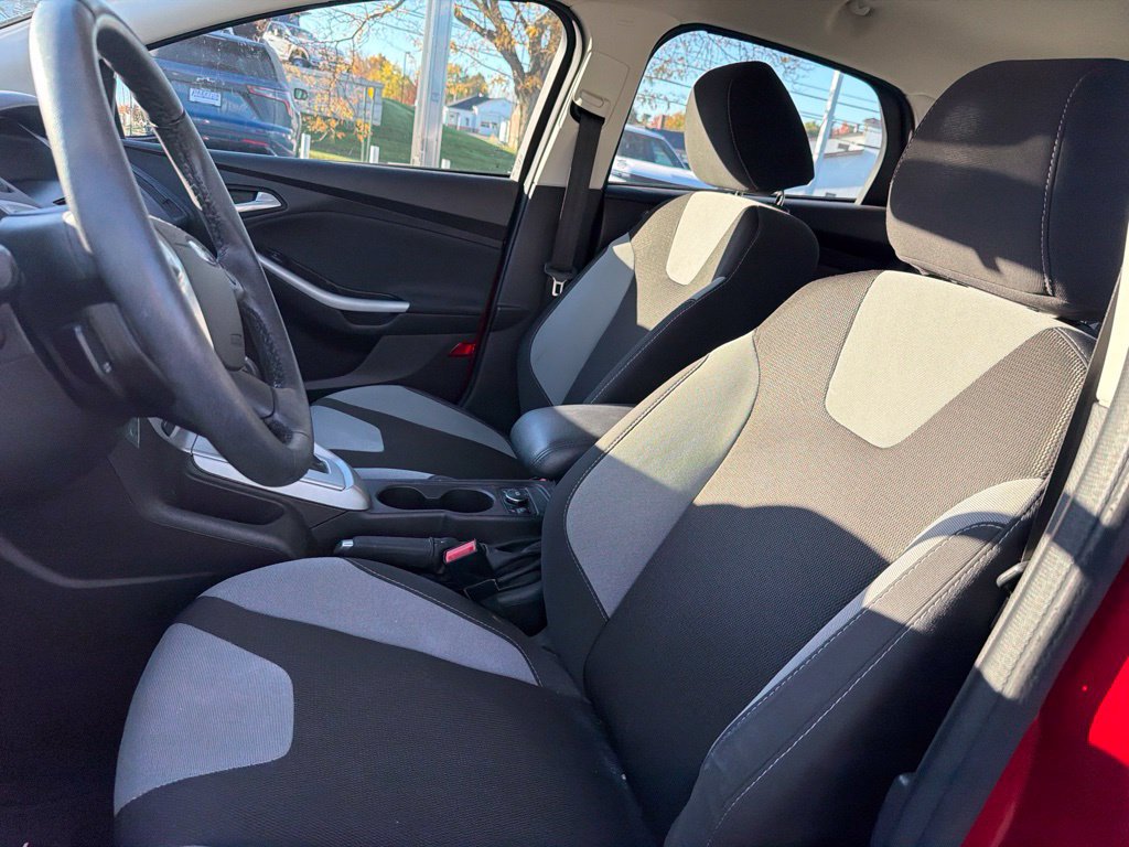 Used 2012 Ford Focus SE FWD image 7