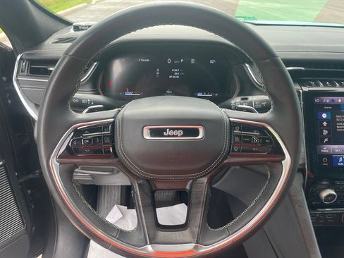 Used 2023 Jeep Grand Cherokee Overland AWD/4WD image 26