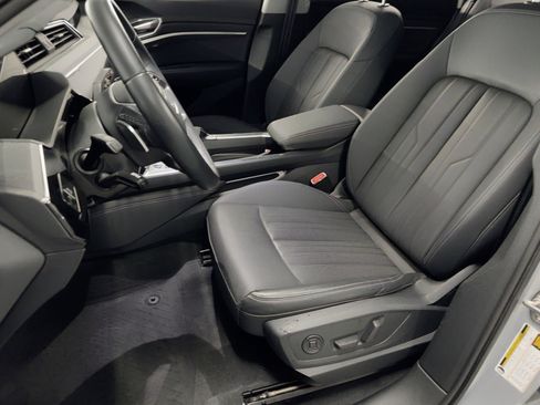 Used 2022 Audi e-tron Premium Plus w/ Premium Plus Package image 21