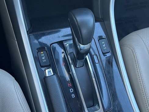 Used 2016 Honda Accord Touring image 21