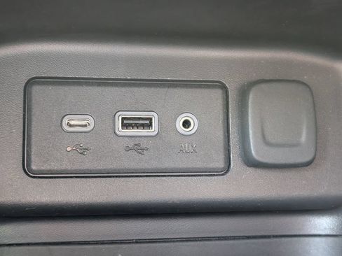 Used 2019 Chevrolet Equinox LT FWD image 30