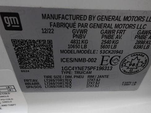 Used 2023 Chevrolet Silverado 2500 LT w/ Snow Plow Prep/Camper Package image 18