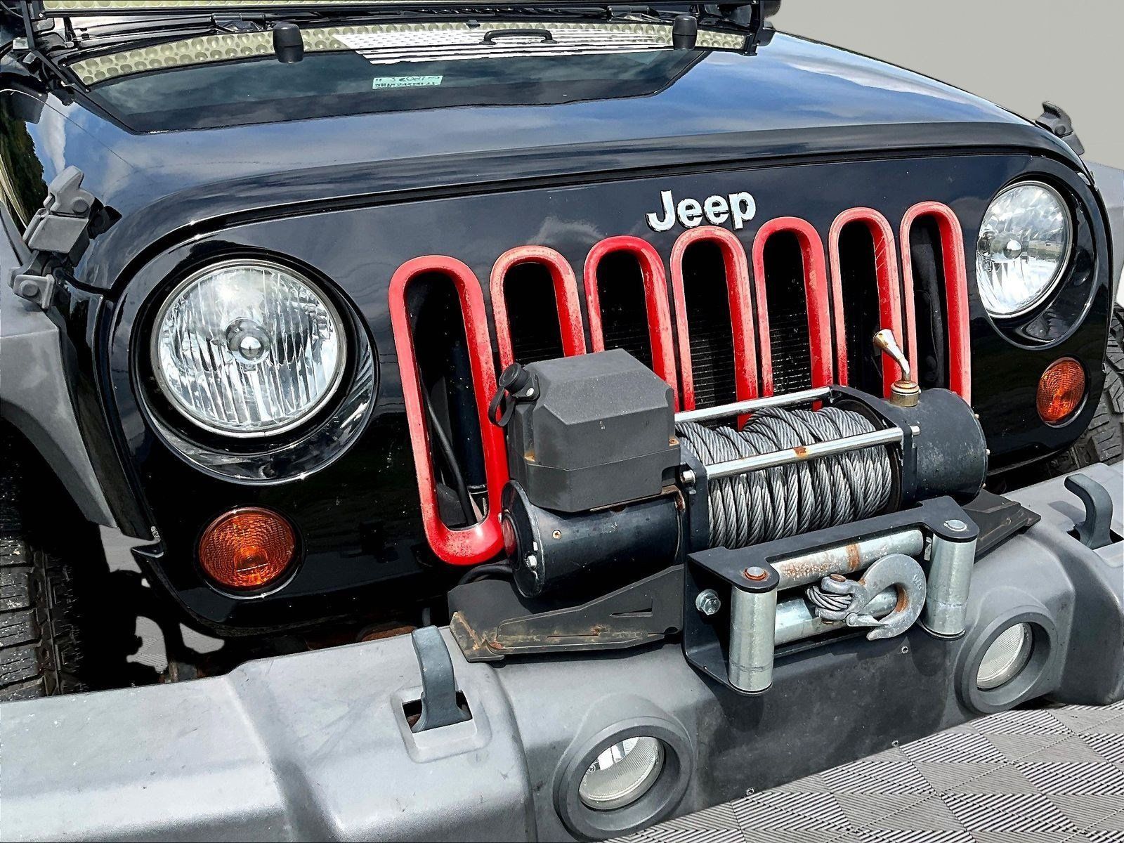 Used 2011 Jeep Wrangler Unlimited Sport AWD/4WD image 29