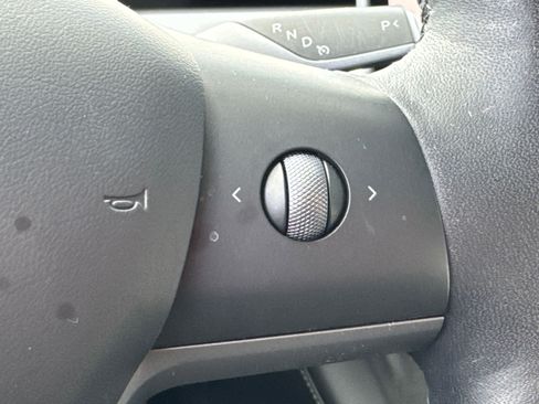 Used 2023 Tesla Model 3 Standard Range image 18