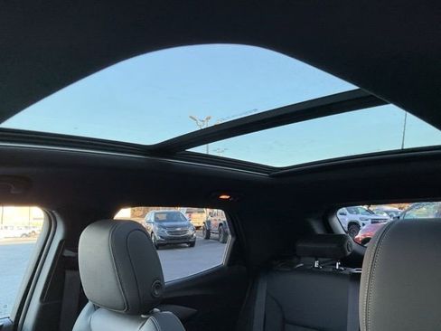 Certified 2023 Chevrolet TrailBlazer ACTIV w/ Sun and Liftgate Package image 14