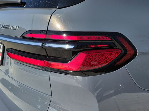 Used 2024 BMW X7 xDrive40i w/ Executive Package image 41