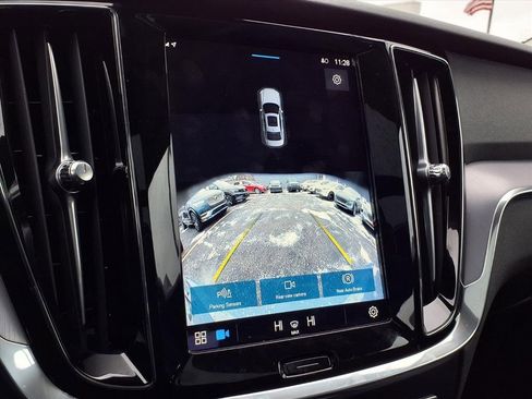 Used 2024 Volvo S60 B5 Core image 8