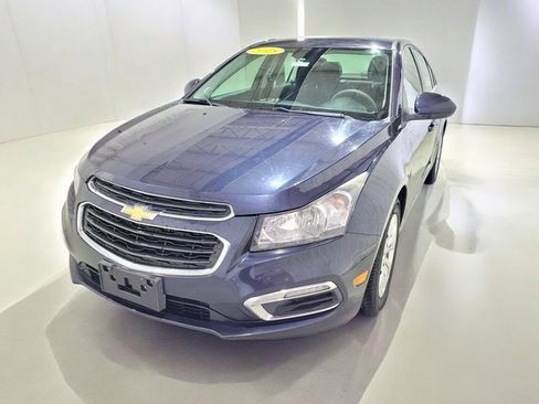 Used 2015 Chevrolet Cruze LT image 10