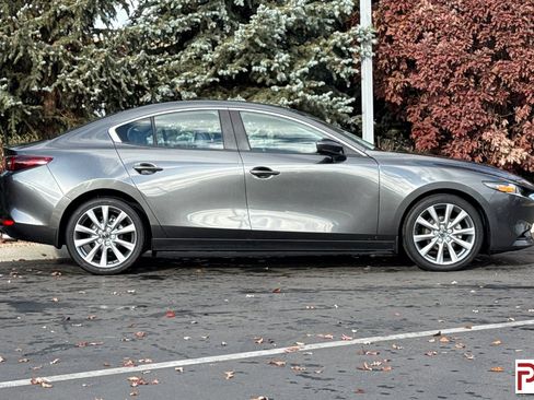 Used 2023 MAZDA MAZDA3 s image 3