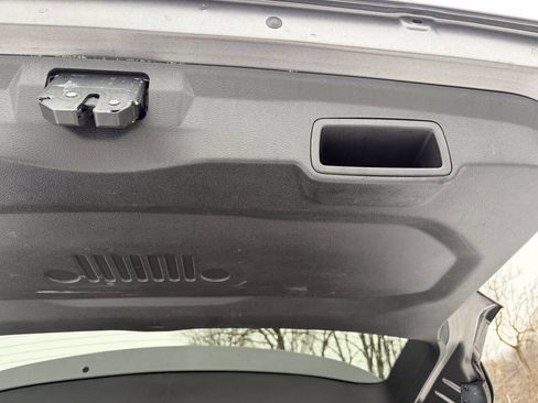 Used 2018 Jeep Renegade Altitude image 37