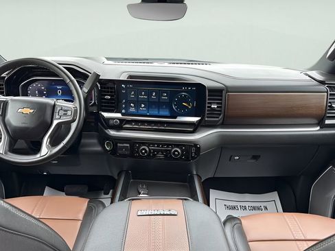 Used 2024 Chevrolet Silverado 3500 High Country w/ High Country Premium Package image 15