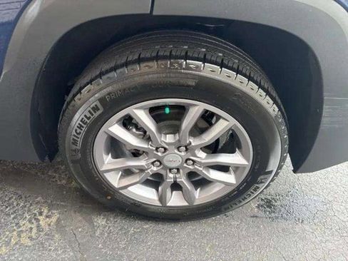 Used 2022 GMC Terrain SLT w/ Tech Package image 11