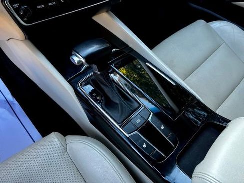 Used 2019 Kia Cadenza Premium image 41