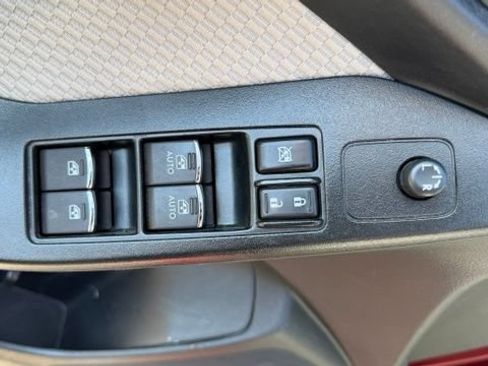 Used 2018 Subaru Forester 2.5i Premium AWD/4WD image 18