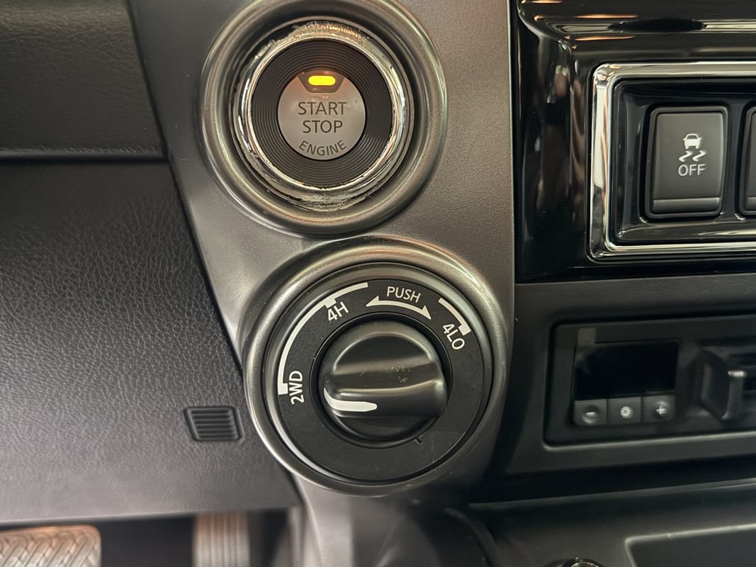 Used 2018 Nissan Titan Platinum Reserve AWD/4WD image 17
