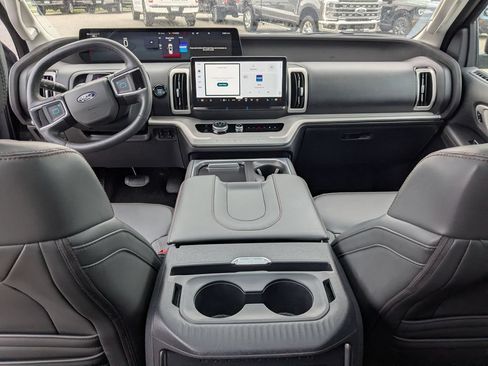 Used 2025 Ford Expedition Max Active AWD/4WD image 29