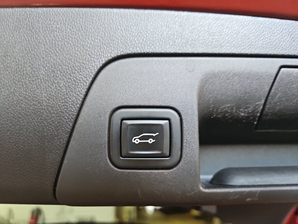Used 2023 Buick Envision Essence w/ Sport Touring Package AWD/4WD image 17