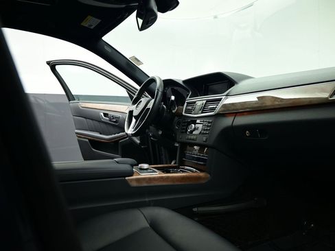 Used 2012 Mercedes-Benz E 350 4MATIC Sedan image 30