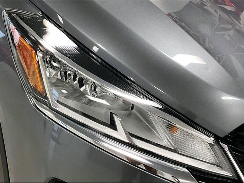 Used 2022 Nissan Kicks S image 29