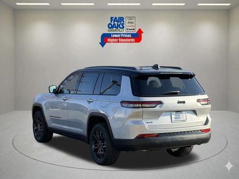 New 2025 Jeep Grand Cherokee L Limited w/ Trailer Tow Package AWD/4WD image 9