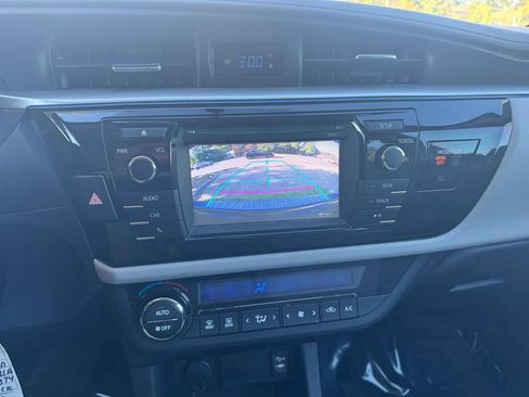 Used 2016 Toyota Corolla LE image 20