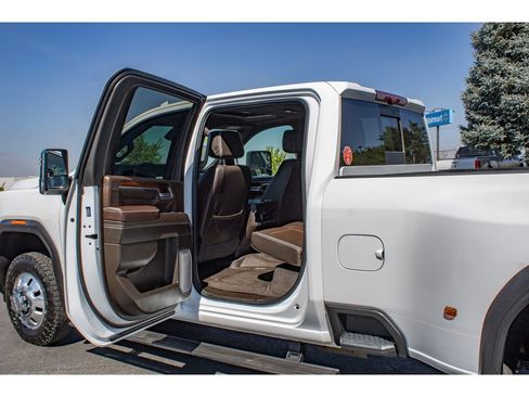 Used 2024 GMC Sierra 3500 Denali w/ Denali Reserve Package AWD/4WD image 16