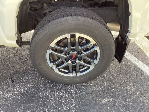 Used 2024 Toyota Tacoma TRD Sport image 33