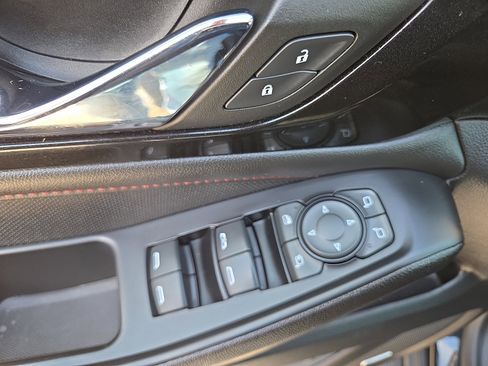 Used 2023 Chevrolet Traverse RS image 36