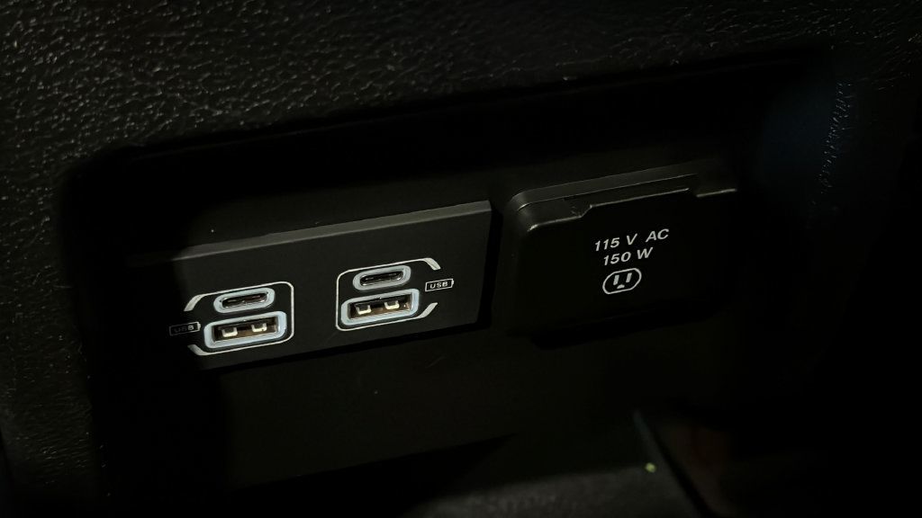 Used 2023 Jeep Cherokee Altitude Lux AWD/4WD image 18