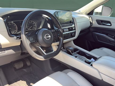 Used 2023 Nissan Pathfinder SL w/ SL Premium Package AWD/4WD image 13