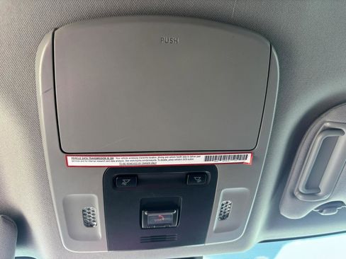 Used 2020 Toyota Camry LE image 28