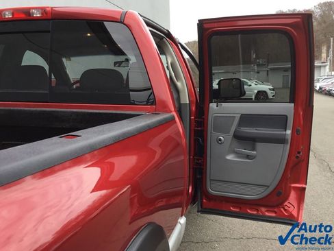 Used 2006 Dodge Ram 2500 Truck SLT image 23