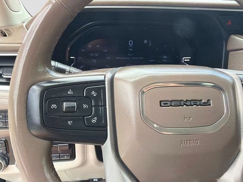 Used 2022 GMC Yukon XL Denali w/ Advanced Technology Package AWD/4WD image 33