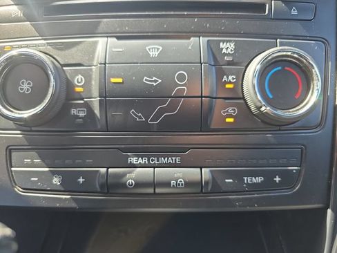 Used 2017 Ford Explorer XLT AWD/4WD image 26