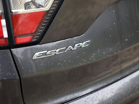 Used 2018 Ford Escape SEL FWD image 29