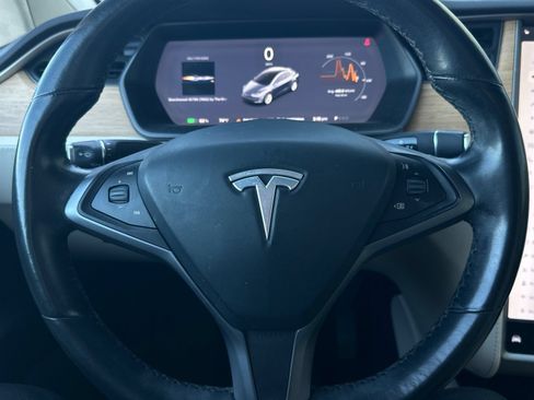 Used 2018 Tesla Model X 75D AWD/4WD image 22