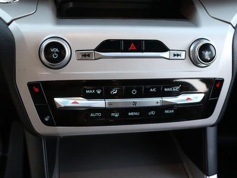 Used 2024 Ford Explorer XLT w/ Equipment Group 202A image 21