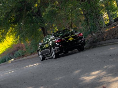 Used 2019 INFINITI Q70 Luxe RWD image 47