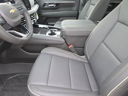 New 2026 Chevrolet Suburban Premier AWD/4WD image 28