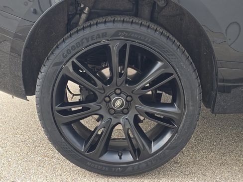 Certified 2023 Land Rover Range Rover Velar R-Dynamic S image 6