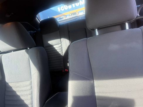 Used 2013 Dodge Challenger SXT image 6