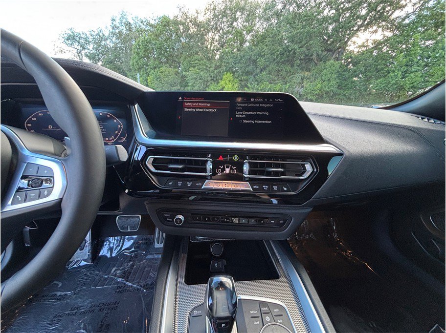 Used 2020 BMW Z4 M40i RWD image 11