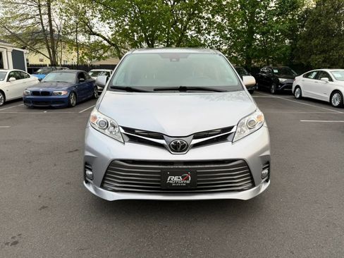 Used 2018 Toyota Sienna XLE w/ XLE Navigation Package AWD/4WD image 13