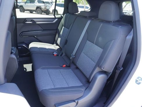 New 2025 GMC Acadia Elevation image 9