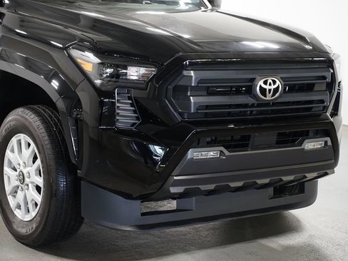Certified 2025 Toyota Tacoma SR5 RWD image 4