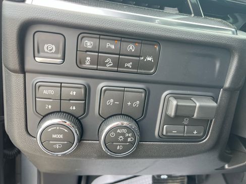 New 2026 Chevrolet Suburban RST image 16