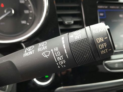 Used 2022 Buick Encore Preferred w/ Safety Package FWD image 27
