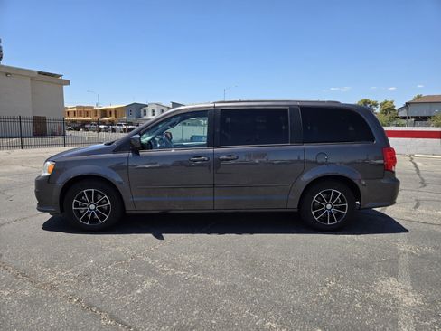 Used 2017 Dodge Grand Caravan GT FWD image 2
