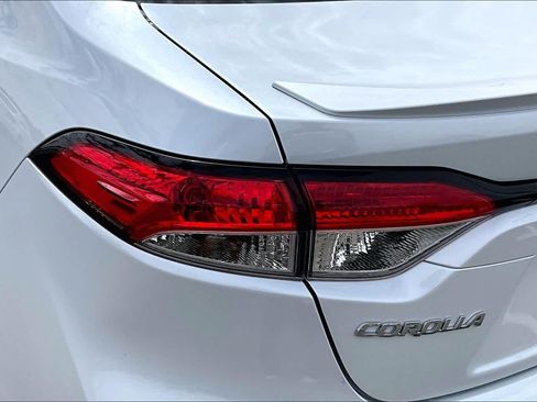 Certified 2025 Toyota Corolla SE FWD image 28